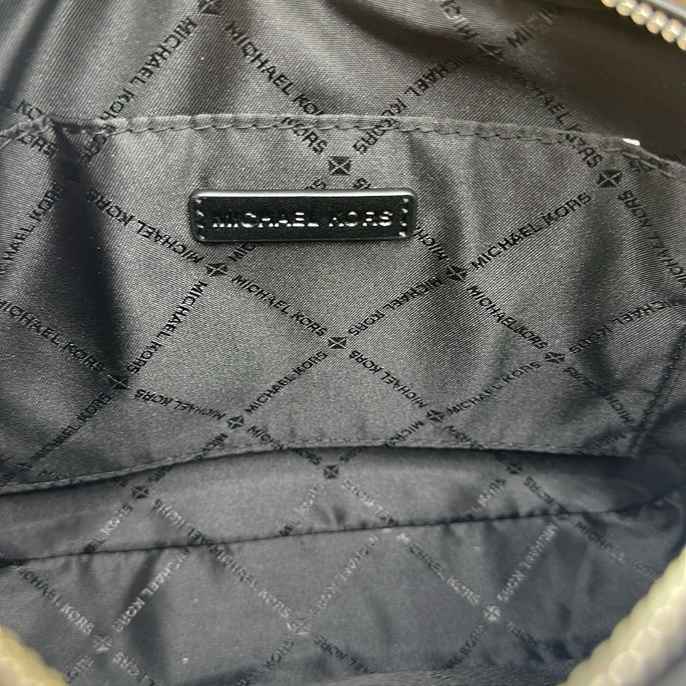 Michael Kors Jet Set Large Ombré Signature Logo East West Crossbody Body
Black - Picture 10 of 14